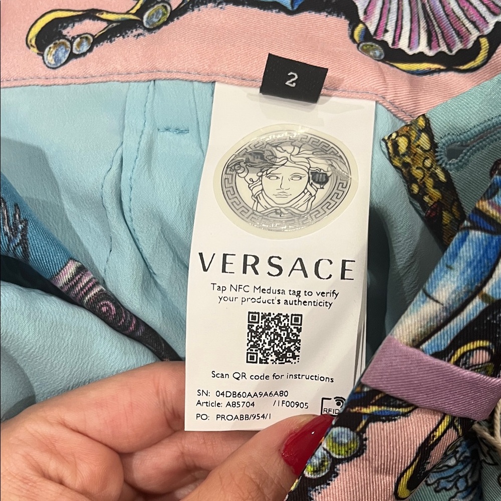 Versace Size 36 High Waist Sea-Themed Shorts - Blue and Pink - Picture 4 of 6
